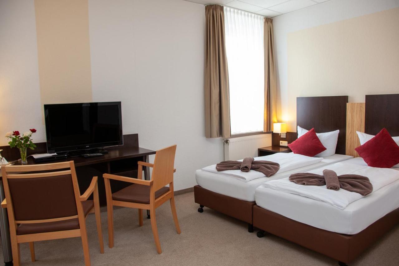 Seehotel Zum Loewen Strasen Екстер'єр фото
